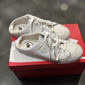 White Nike court legacy mule